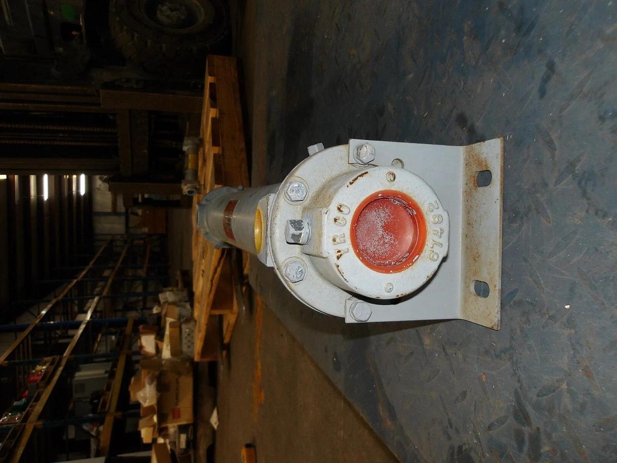 Used YOUNG T-303-EY-1P HEAT EXCHANGER 1" X 1-1/4", #511123G NEW