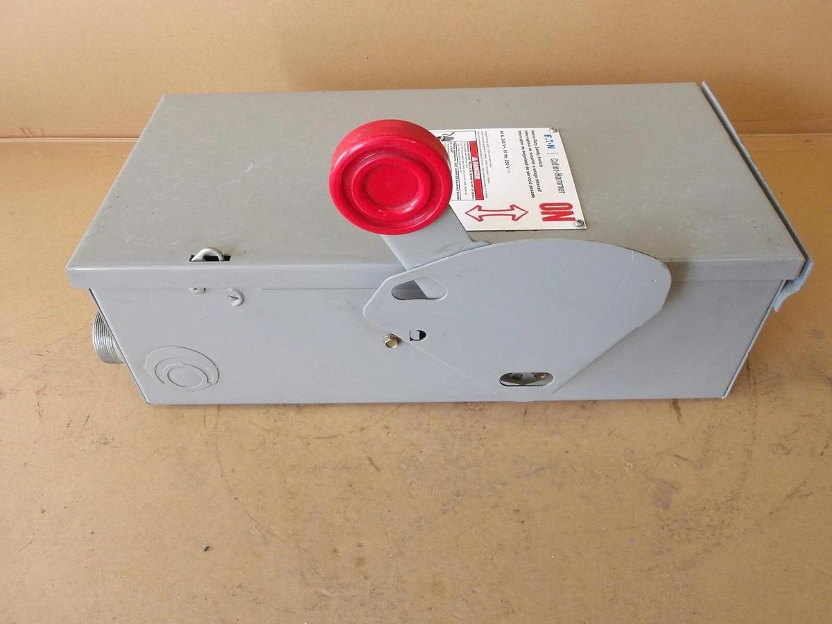 Used EATON CUTLER HAMMER 60 AMP SAFETY SWITCH DH322FRK, #620305G USED