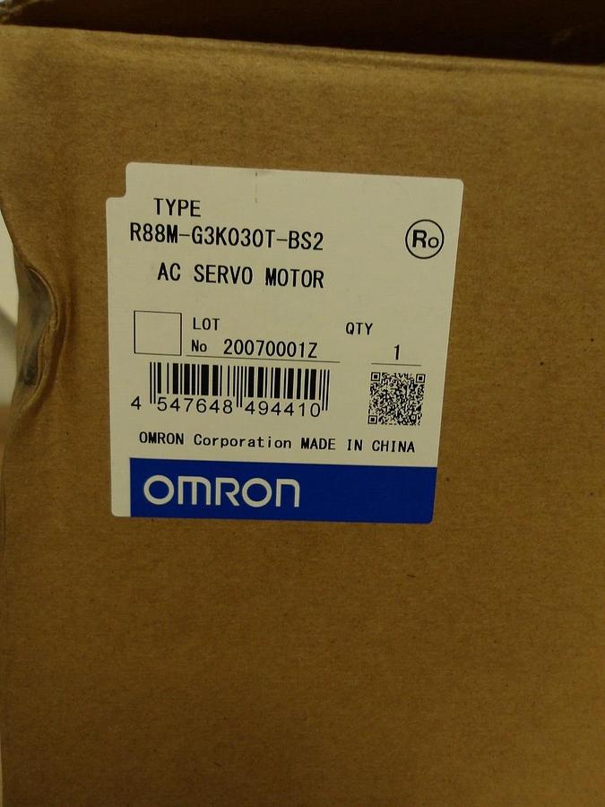 OMRON AC SERVO MOTOR R88M-G3K030T-BS2, #326219G NIB