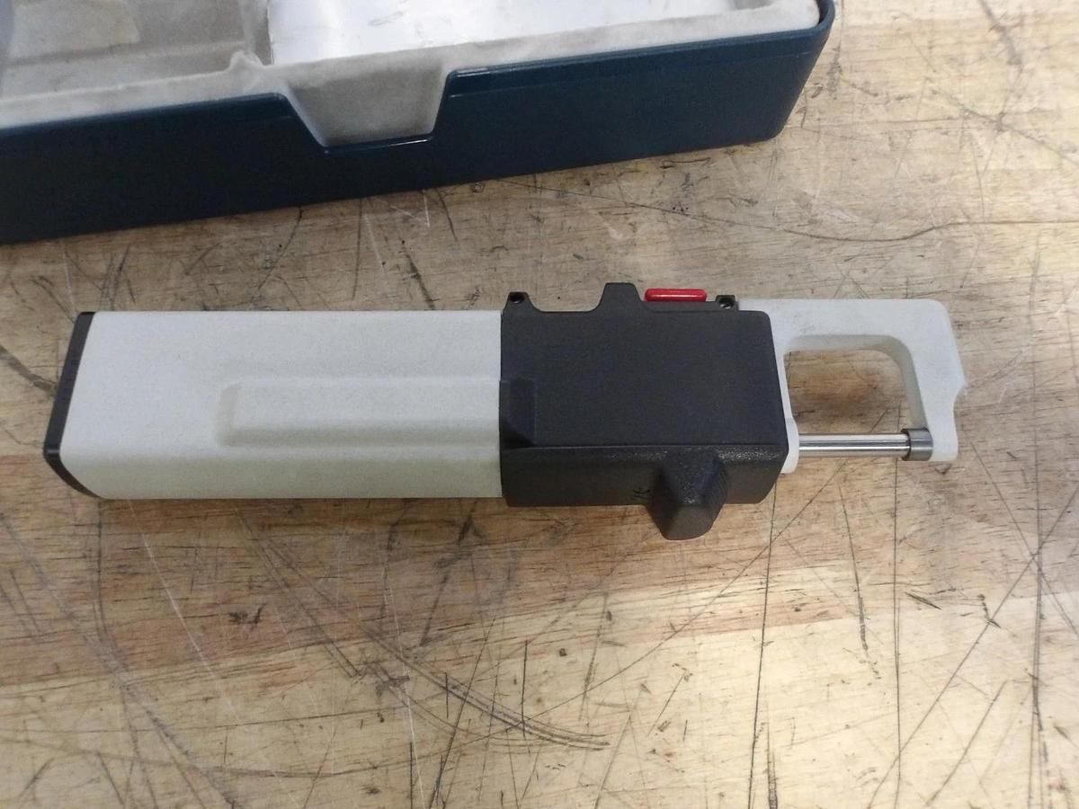 Used MOORE & WRIGHT MICRO 2000 ELECTRONIC MICROMETER M2001, #814934G USED
