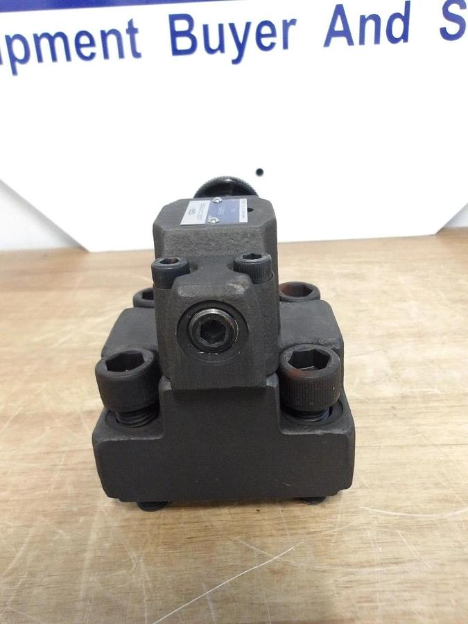 Used YUKEN LB-32-11 RELIEF LOGIC VALVE, #341048G NEW