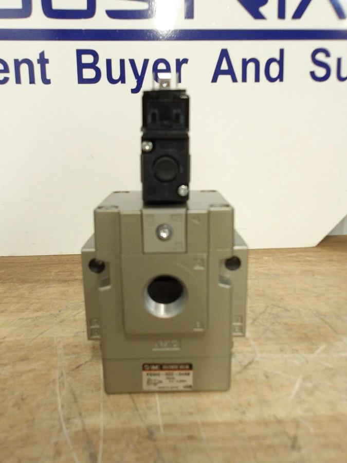 Used SMC VG342-5DZ-04NB SOLENOID VALVE 3/4", #530306G NEW