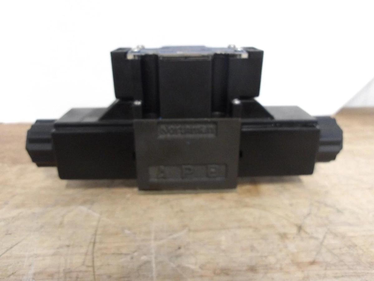 Used NORTHMAN SWH-G02-C4-A120-10-N HYDRAULIC DIRECTIONAL VALVE, #631008G NEW