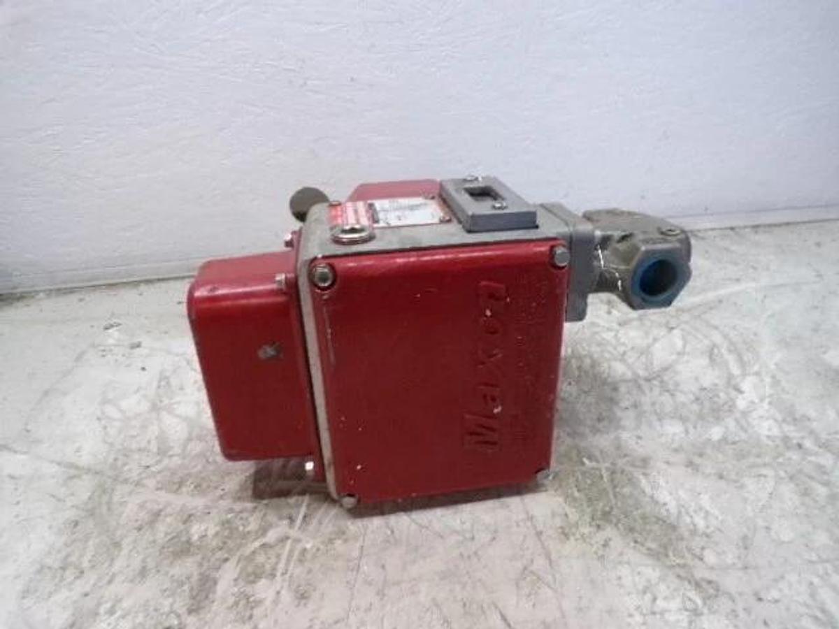 Used MAXON "STO" VENT VALVE 100SMA21-AA52-BB13B0, #42850L USED