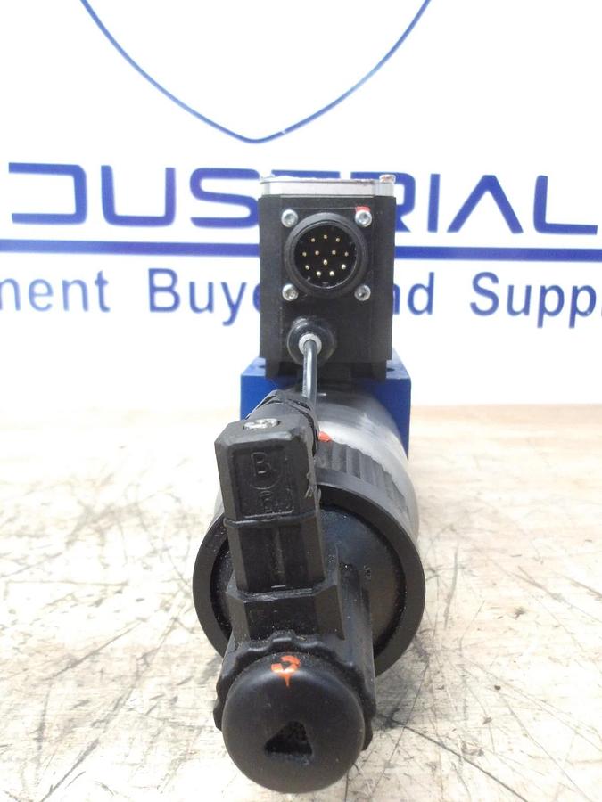 Used REXROTH R901098537 PROPORTIONAL DIRECTIONAL VALVE, #428312G NEW