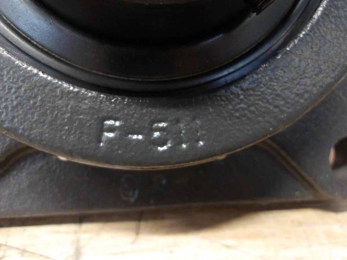 SEAL MASTER SF-39 FLANGED MOUNTED BEARING 2-7/16" BORE, #729957G NIB