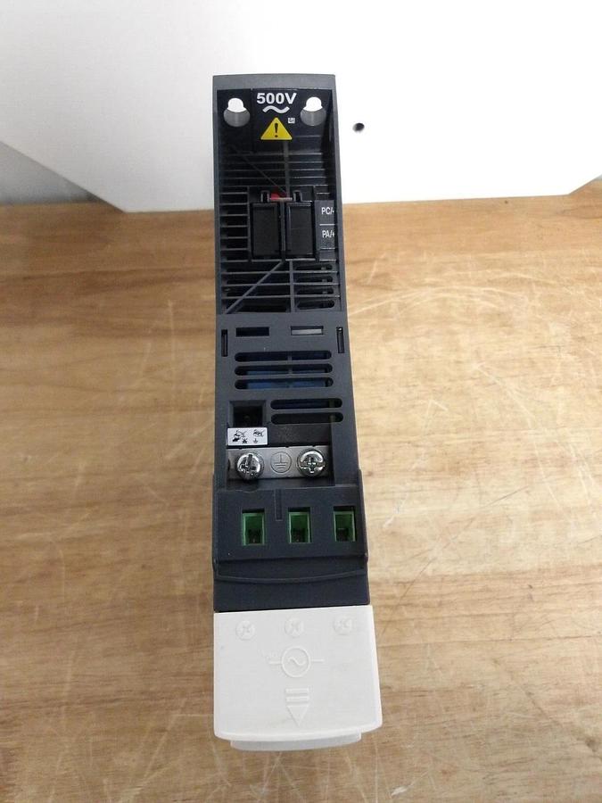 SCHNEIDER ALTIVAR ATV32H037N4 CONTROLLER 0.37KW-1/2 HP, #3101210G NIB