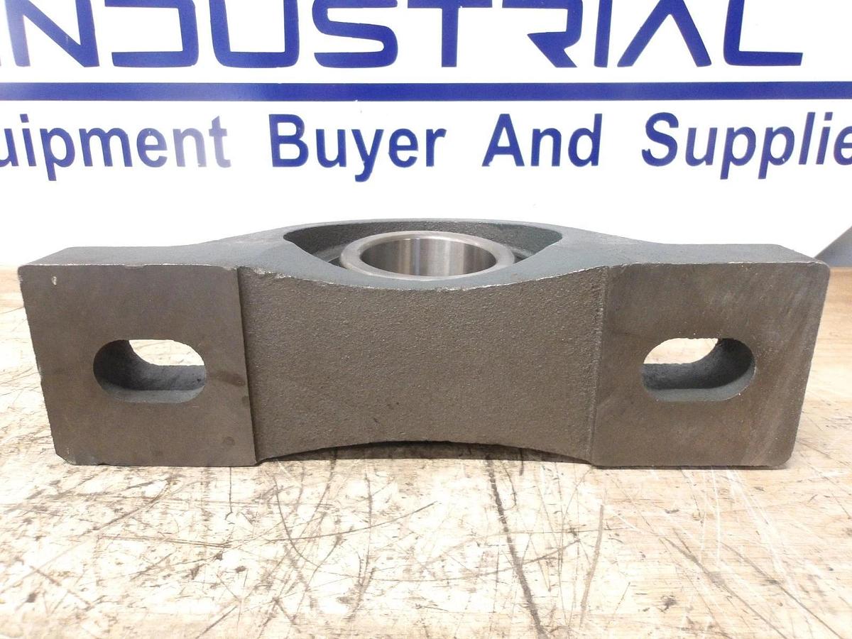 Used AMI UCX12-33 PILLOW BLOCK BEARING 2-3/8" BORE, #730948G NEW