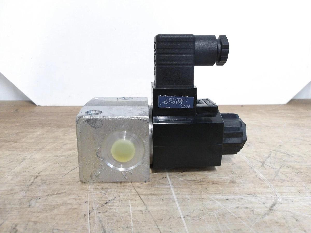 YUKEN CDST-03W-C-D24 HYDRAULIC SOLENOID VALVE, #62220G NIB