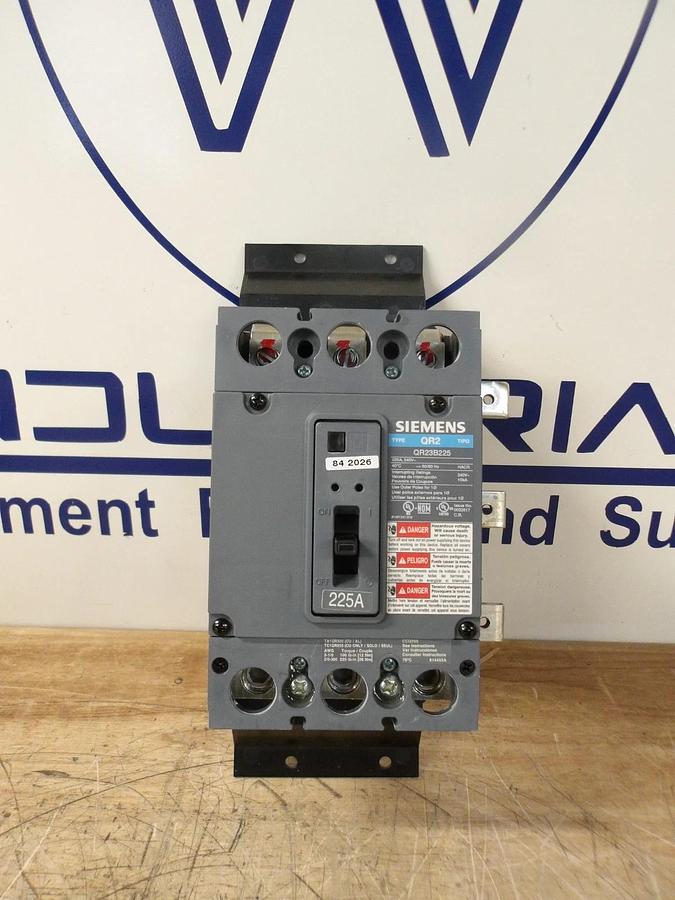 SIEMENS 225 A MAIN SUBFEED BREAKER KIT 240 V, #717120G NIB