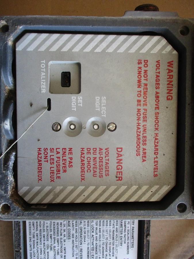 Used FOXBORO 8000 MAGNETIC FLOW TRANSMITTER, #71924J USED