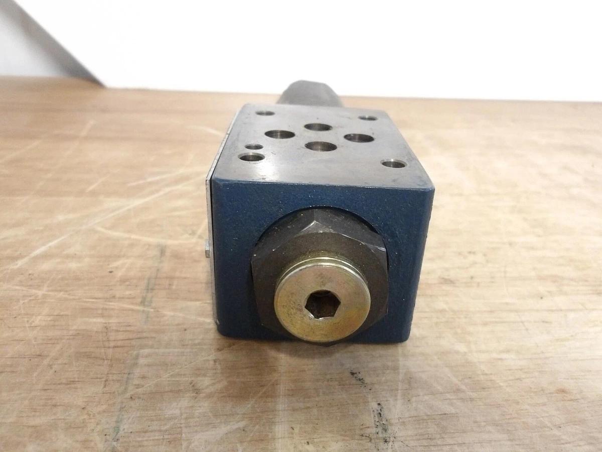 Used BOSCH R978716301/88820 HYDRAULIC CONTROL VALVE, #331030G NEW