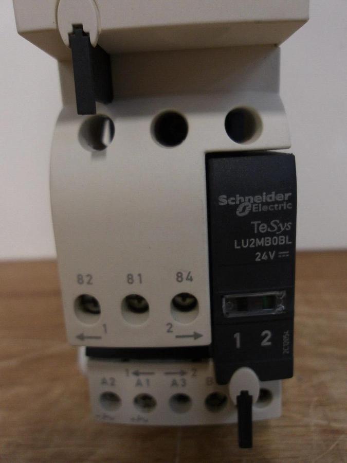 SCHNEIDER LU2B12BL REVERSING POWER BASE 12 A, 24 V, #226927G NIB