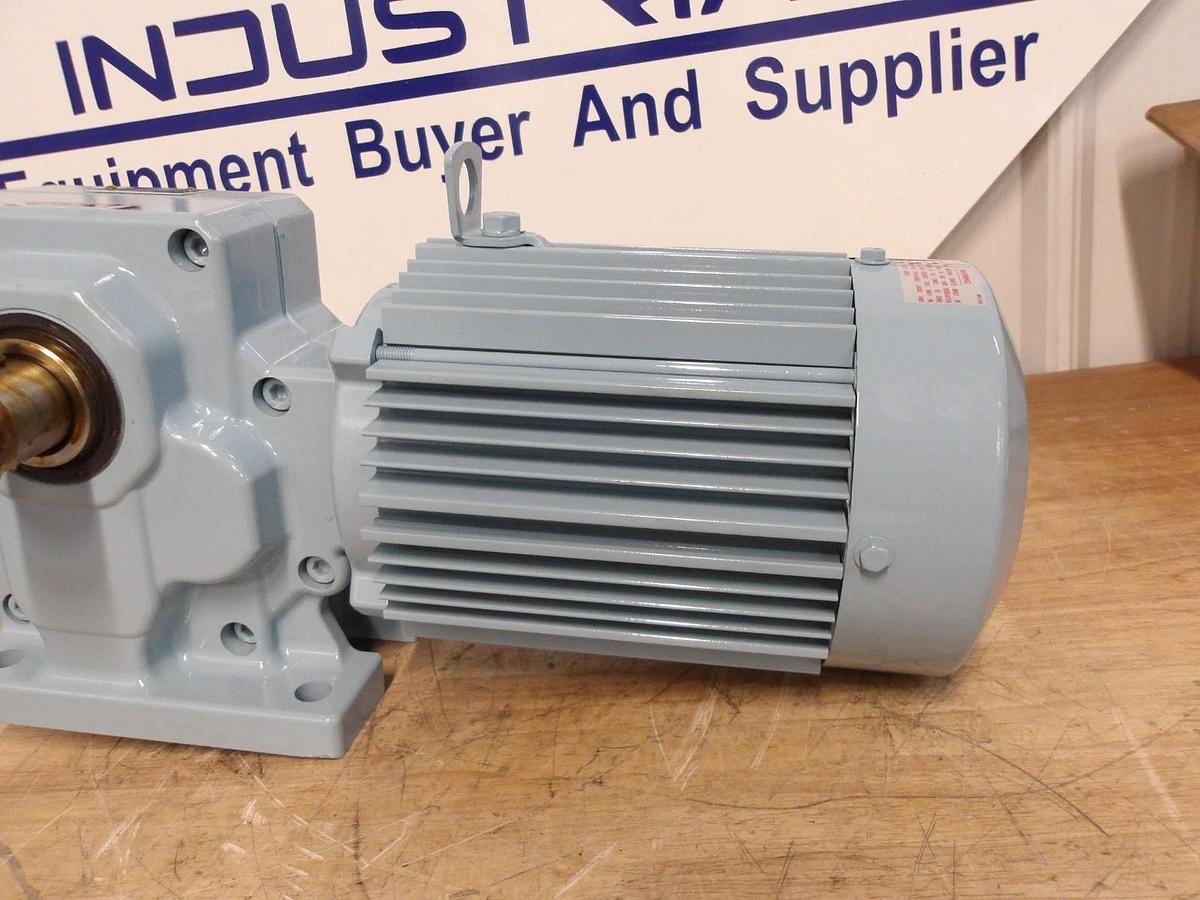 Used SUMITOMO SM-HYPONIC TC-5 GEARMOTOR 4 HP, RATIO 50:1, #78147G NEW