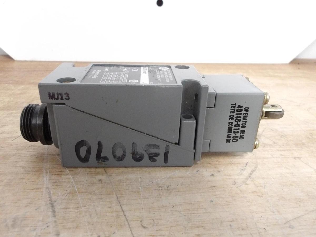 Used ALLEN BRADLEY 802T-DPJ1 LIMIT SWITCH, #56204G USED