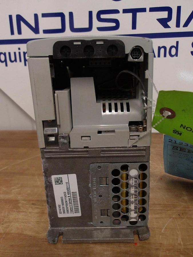 Used ALLEN BRADLEY POWERFLEX 700, 3-5 HP, #417115G PARTS ONLY
