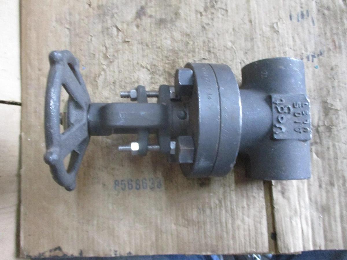 Used VOGT 1-1/2" IRON GATE VALVE (THREADED) #78145J NEW