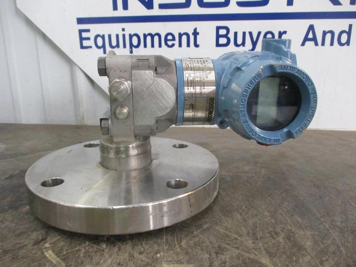 Used ROSEMOUNT 3051 PRESSURE TRANSMITTER W/ FLANGE, #35153J NEW