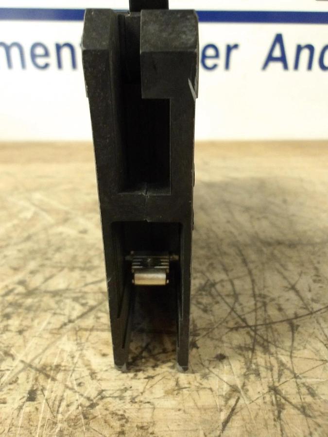 Used SIEMENS 15 AMP BREAKER 125 V (LOT OF 2) #77130G NEW