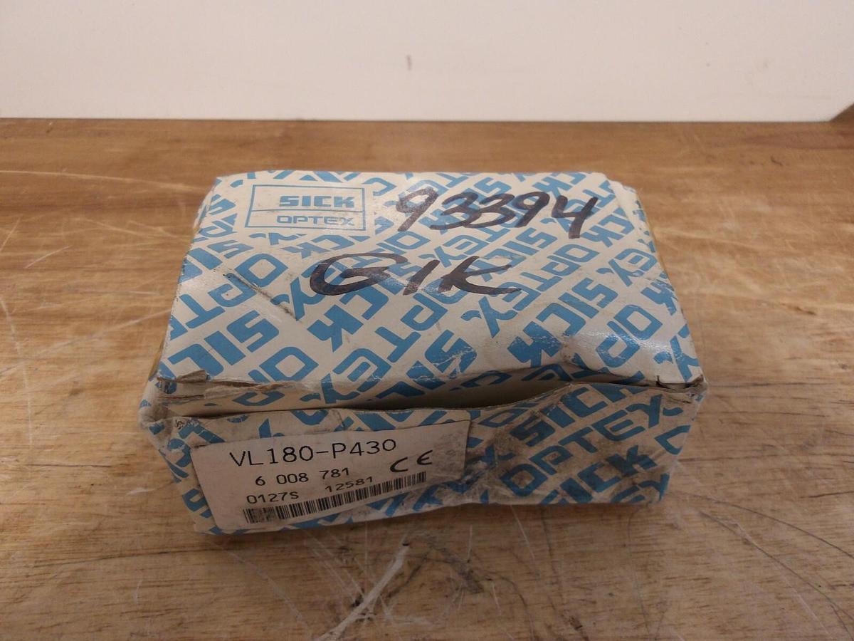 SICK VL180-P430 PHOTOELECTRIC SENSOR, #3251151G NIB
