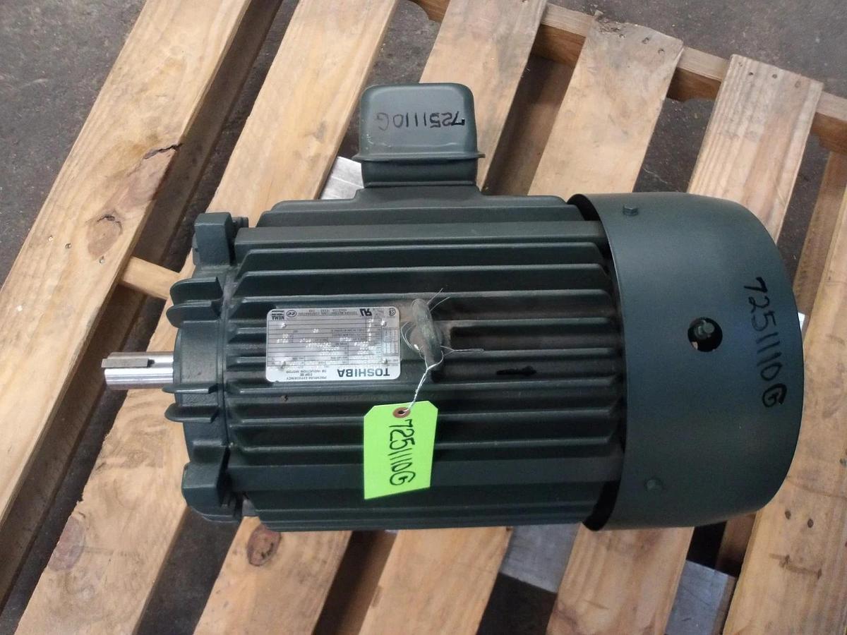 Used TOSHIBA 25 HP MOTOR, FR 284TS, 230-460 V, 3620 RPM, #7251110G NEW