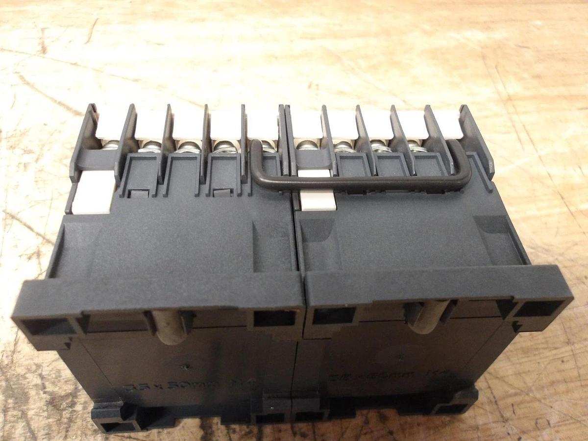 Used SCHNEIDER ELECTRIC LC2K09 REVERSING CONTACTOR 110 V, #41151G USED