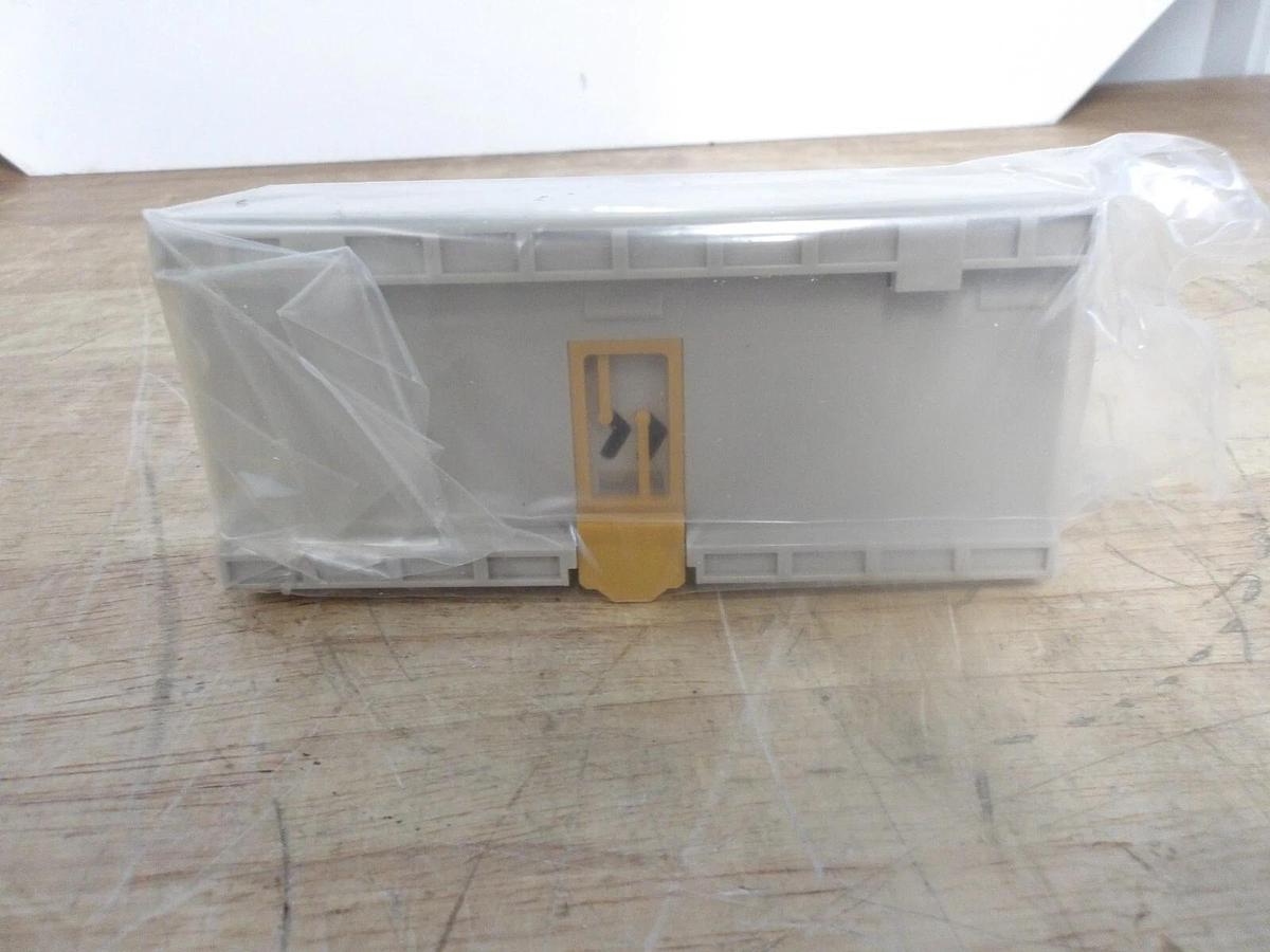 OMRON DRT2-1D16 REMOTE TERMINAL, 24 V DC, #4231020G NIB