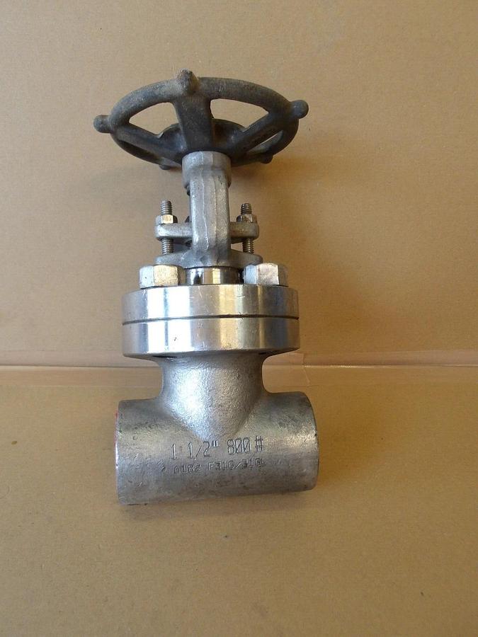 Used VOGT 1-1/2" S/S GATE VALVE, SERIES 12401 (THREADED) #6101008G NEW