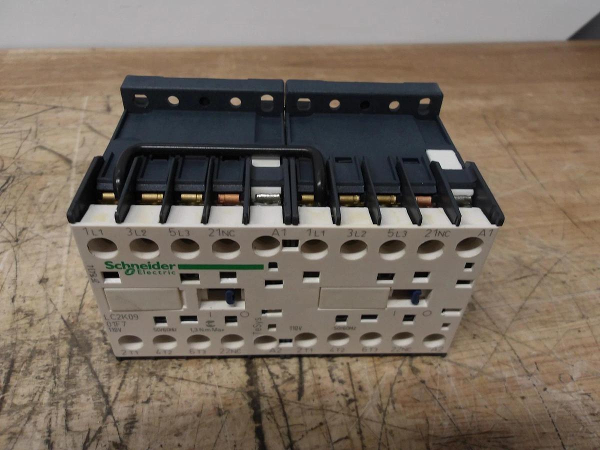 Used SCHNEIDER ELECTRIC LC2K09 REVERSING CONTACTOR 110 V, #41151G USED
