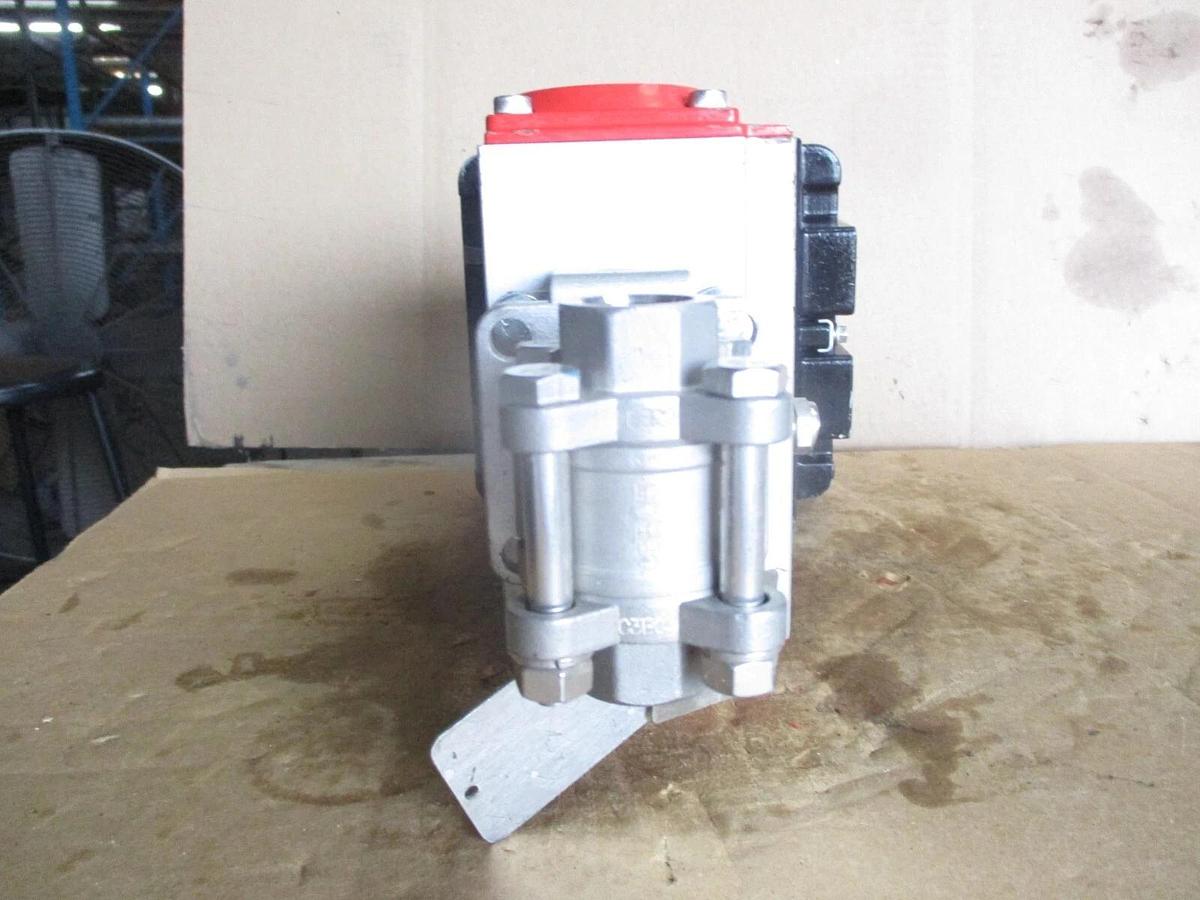 Used FLOW-TEK 1/2" STAINLESS CONTROL BALL VALVE W/ ACTUATOR, #68925J NEW