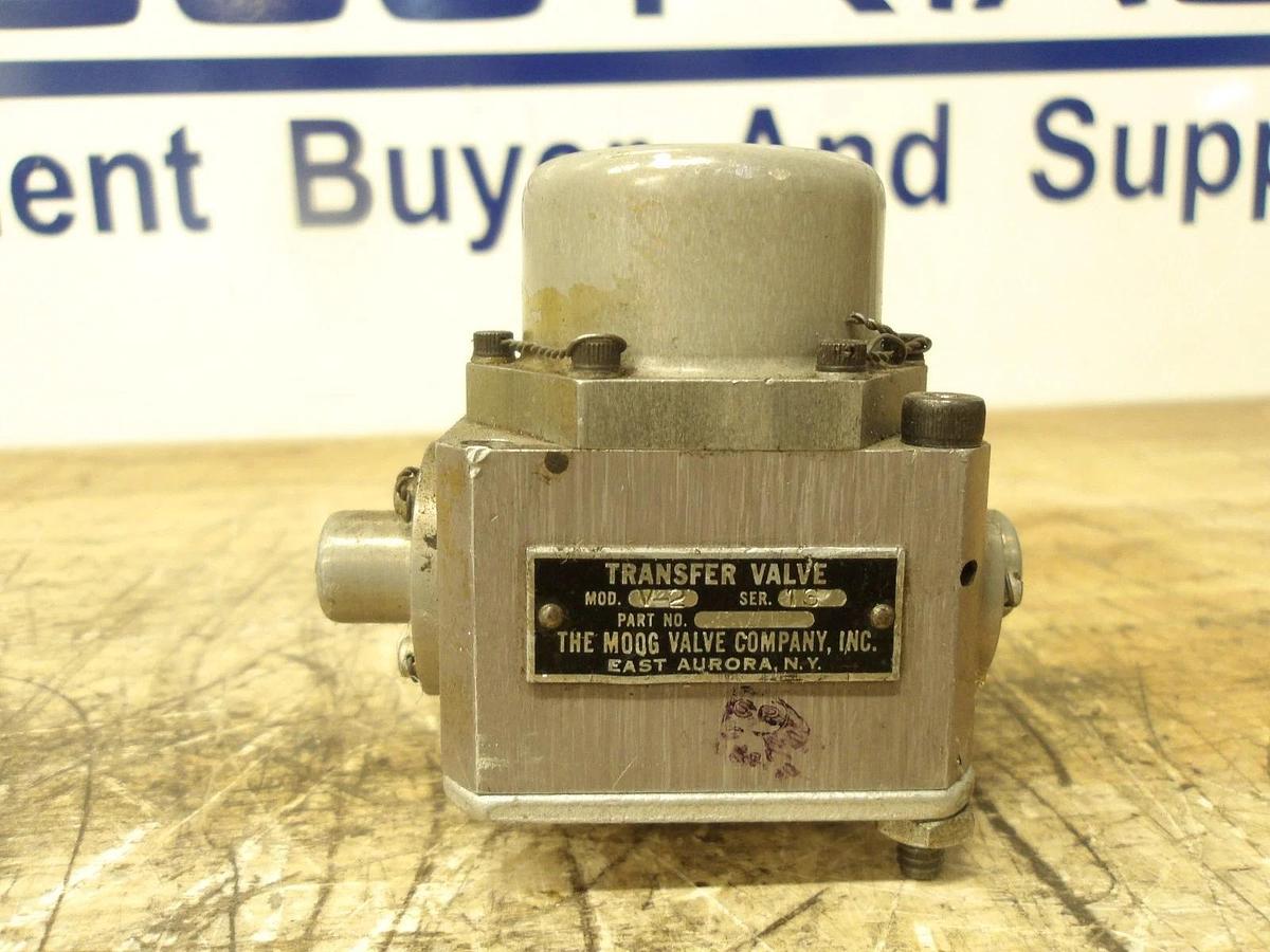 Used MOOG 4389-500084-6 TRANSFER VALVE (LOT OF 3) #8261053G USED