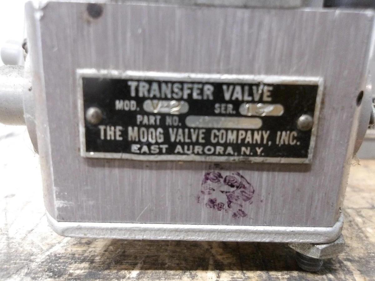 Used MOOG 4389-500084-6 TRANSFER VALVE (LOT OF 3) #8261053G USED