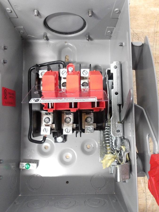 Used SIEMENS 30 AMP SAFETY SWITCH 600 V, #5111130G NEW