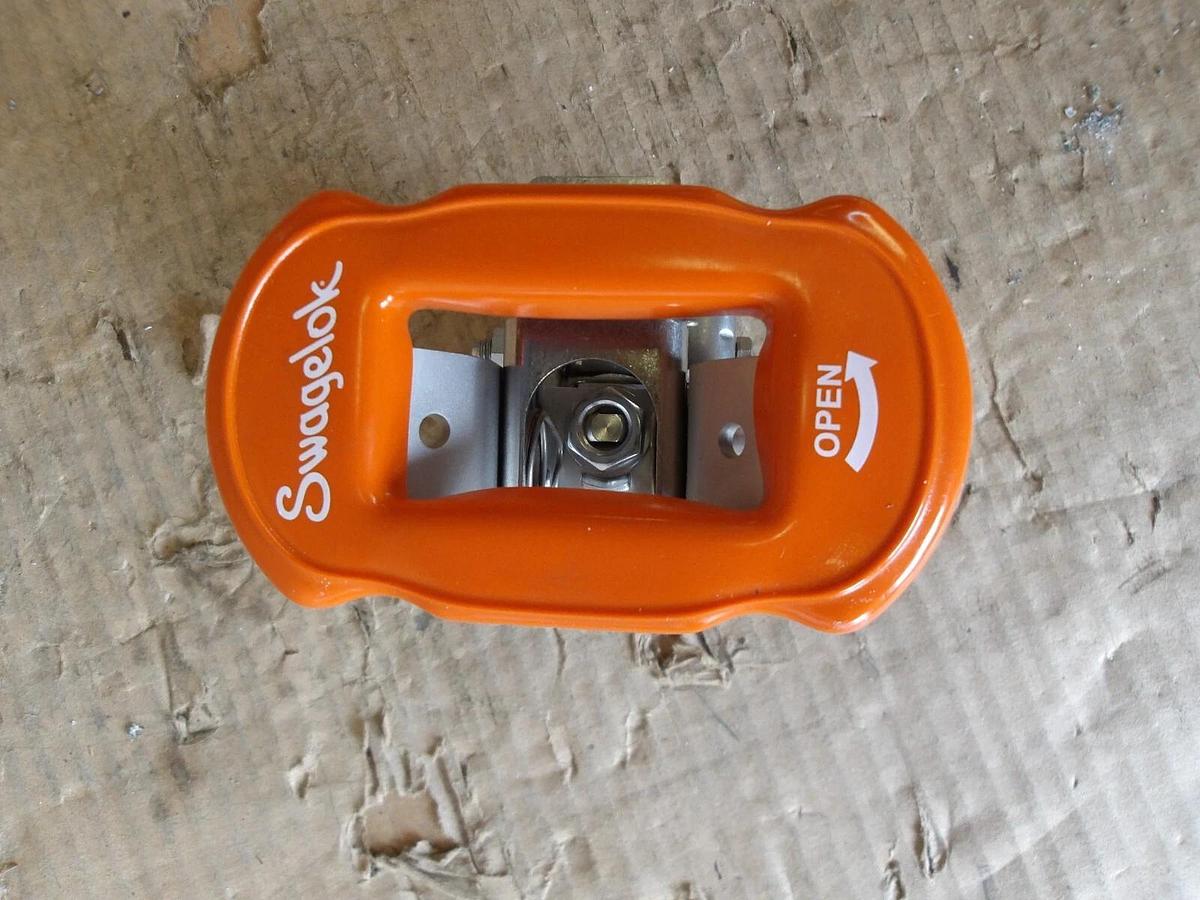 Used SWAGELOK S/S BALL VALVE, #8131054G NEW