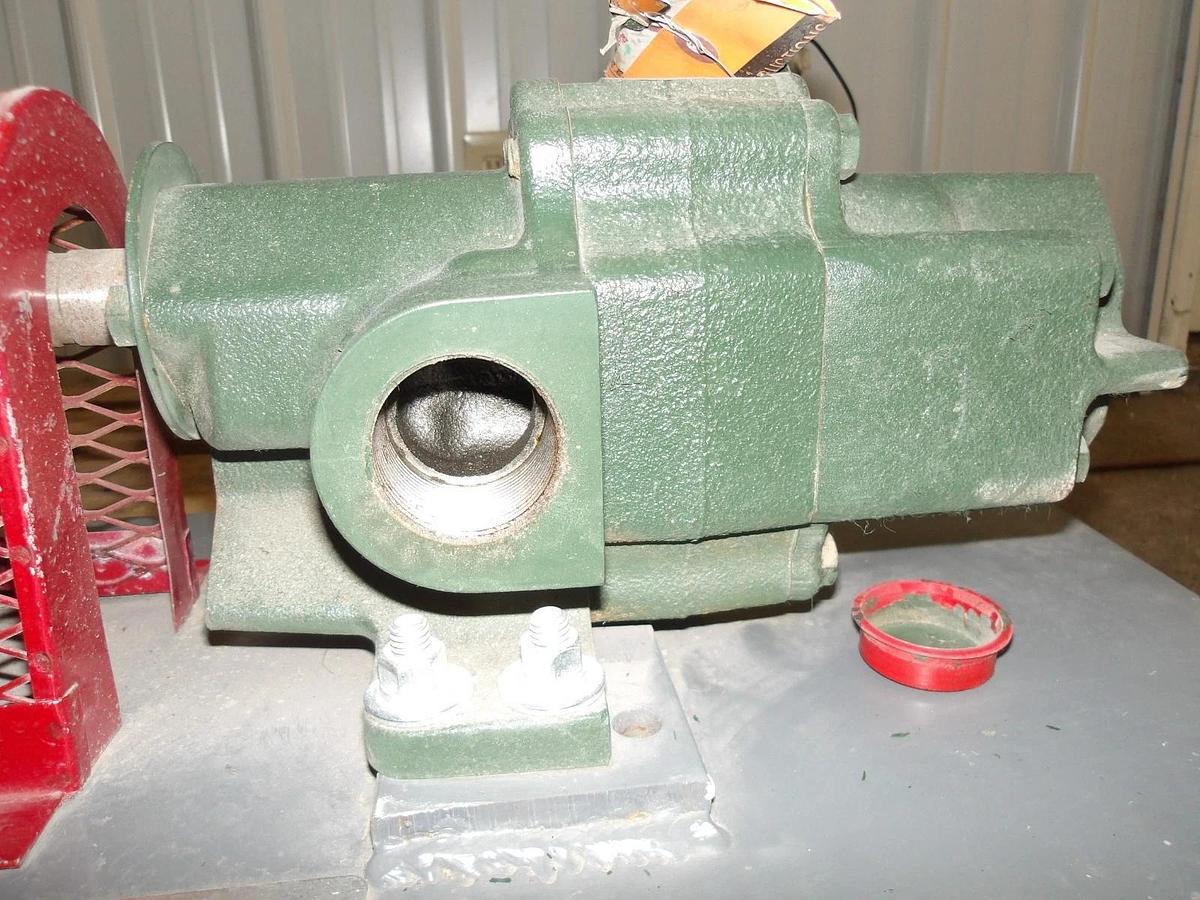 Used ROPER 1-1/2" PUMP W/ 5 HP MOTOR, #11121018GJW NEW