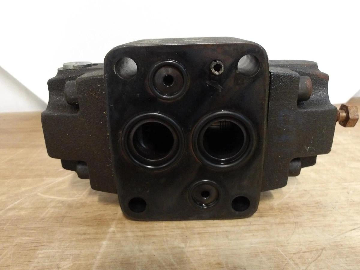 Used VICKERS RCG 06 A3 30 HYDRAULIC PRESSURE CONTROL VALVE, #33913G NEW
