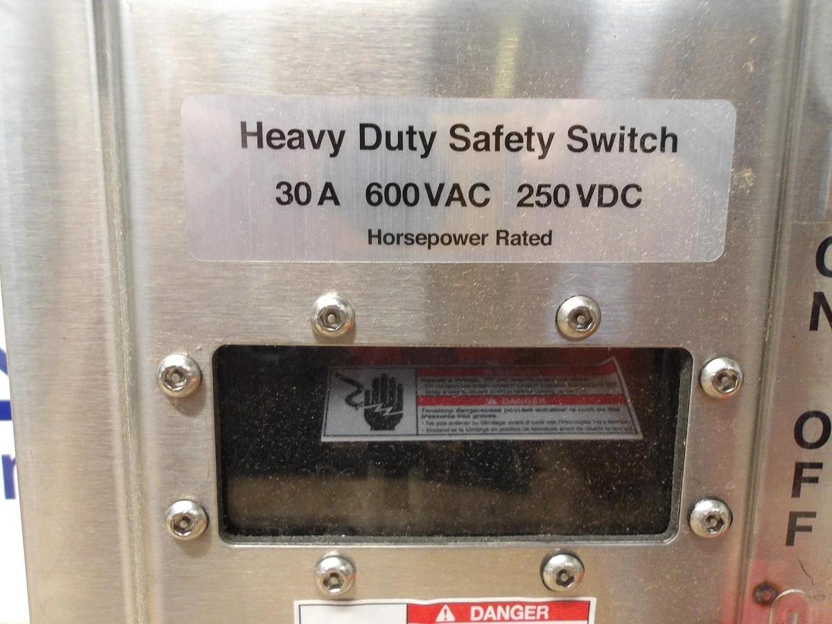 Used SIEMENS 30 AMP S/S SAFETY SWITCH 600/250 V, #716904G NEW