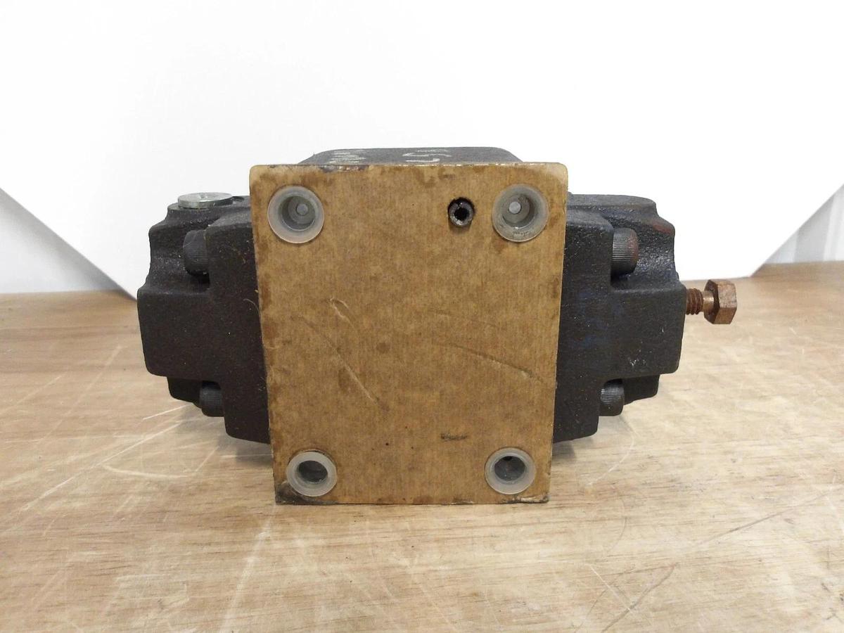 Used VICKERS RCG 06 A3 30 HYDRAULIC PRESSURE CONTROL VALVE, #33913G NEW