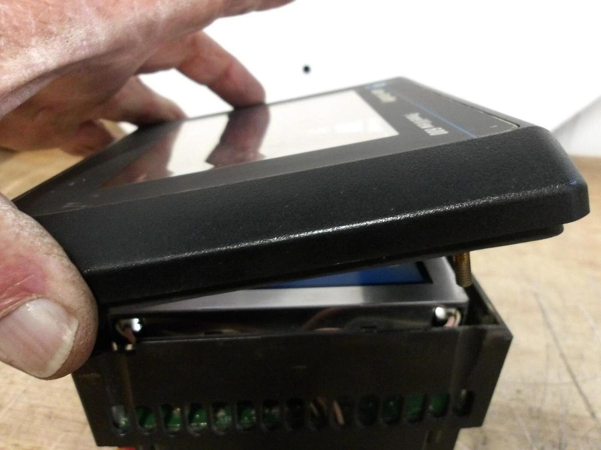 Used ALLEN BRADLEY PANELVIEW 600 TOUCH SCREEN 2711-T6C15L1, #64235G USED
