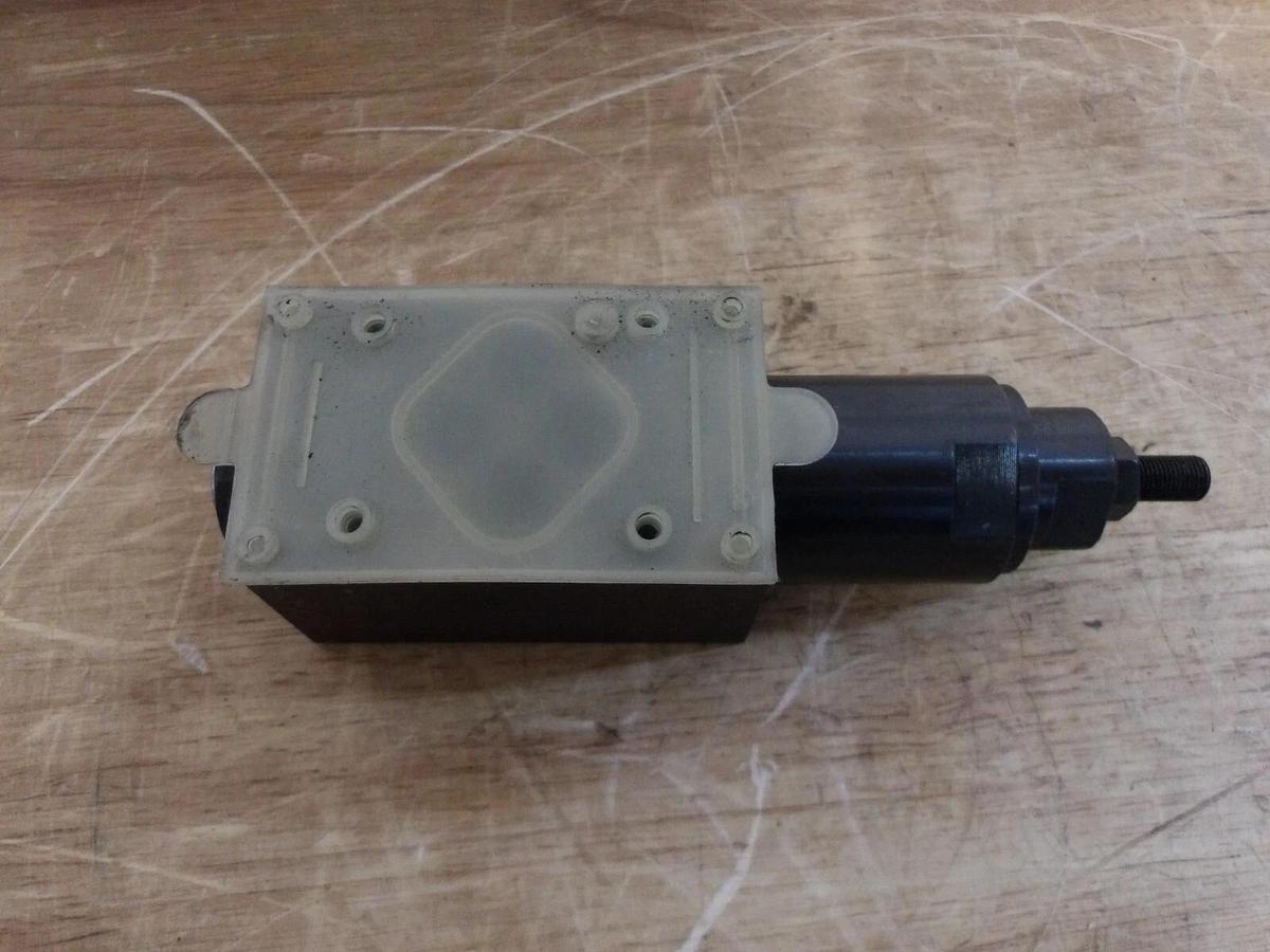 Used EATON VICKERS DCMX2-3-PP-BW-S-40 PRESSURE REDUCING VALVE, #37830G NEW