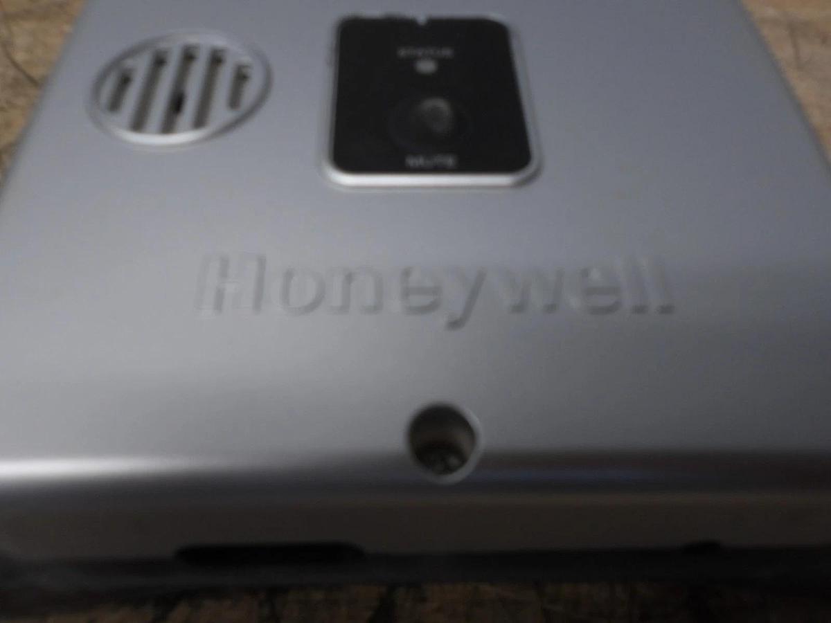 BRADFORD WHITE HONEYWELL 239-47872-00 ACCESSORY MODULE, #428236G NIB