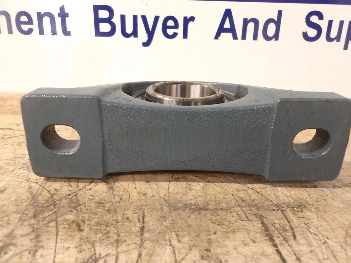 AMI UCP209-28 PILLOW BLOCK BEARING 1-3/4" BORE, #728113G NIB