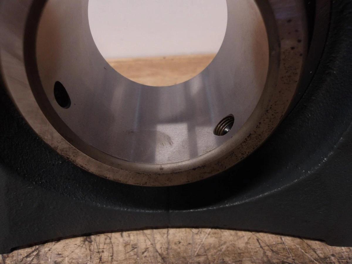 Used AMI UCX12-33 PILLOW BLOCK BEARING 2-3/8" BORE, #730948G NEW