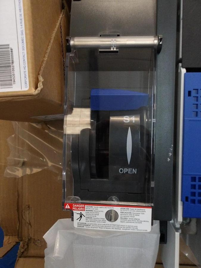 Used RUSSELECTRIC RTSCD TRANSFER SWITC R6A04040, 400 AMP, #122845G NEW