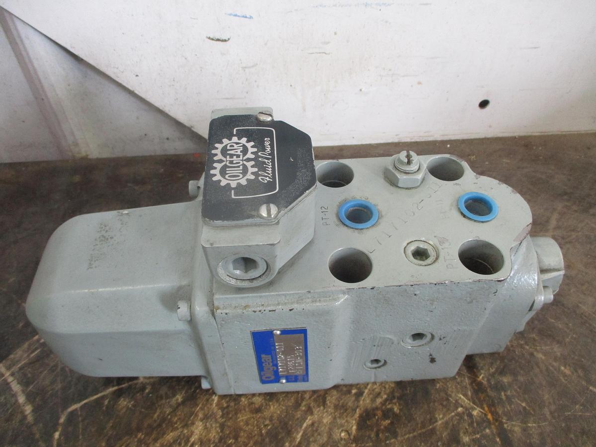 Used OILGEAR L717102-011/BELSN-303 HYDRAULIC VALVE