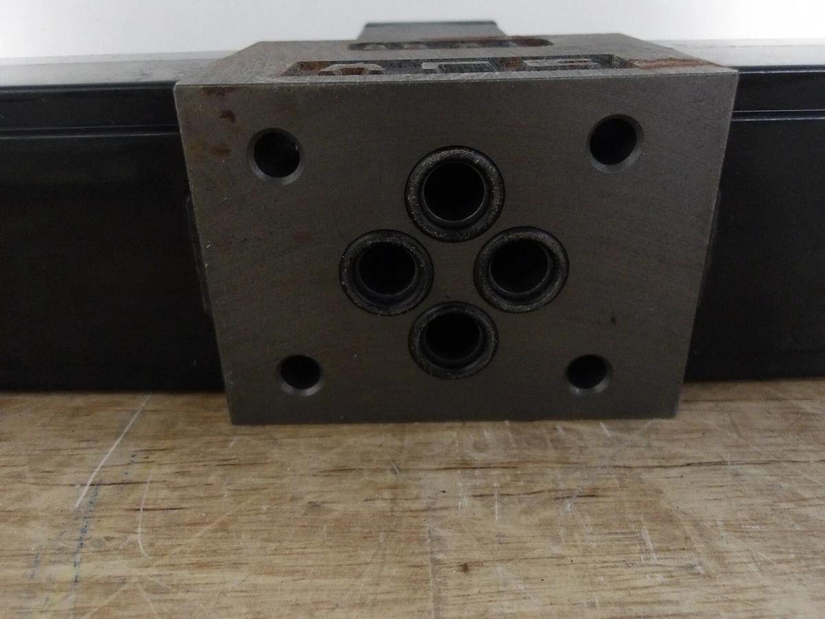 Used YUKEN DSG-01-3C4-A100-6090 DIRECTIONAL HYDRAULIC VALVE, #2281225G NEW