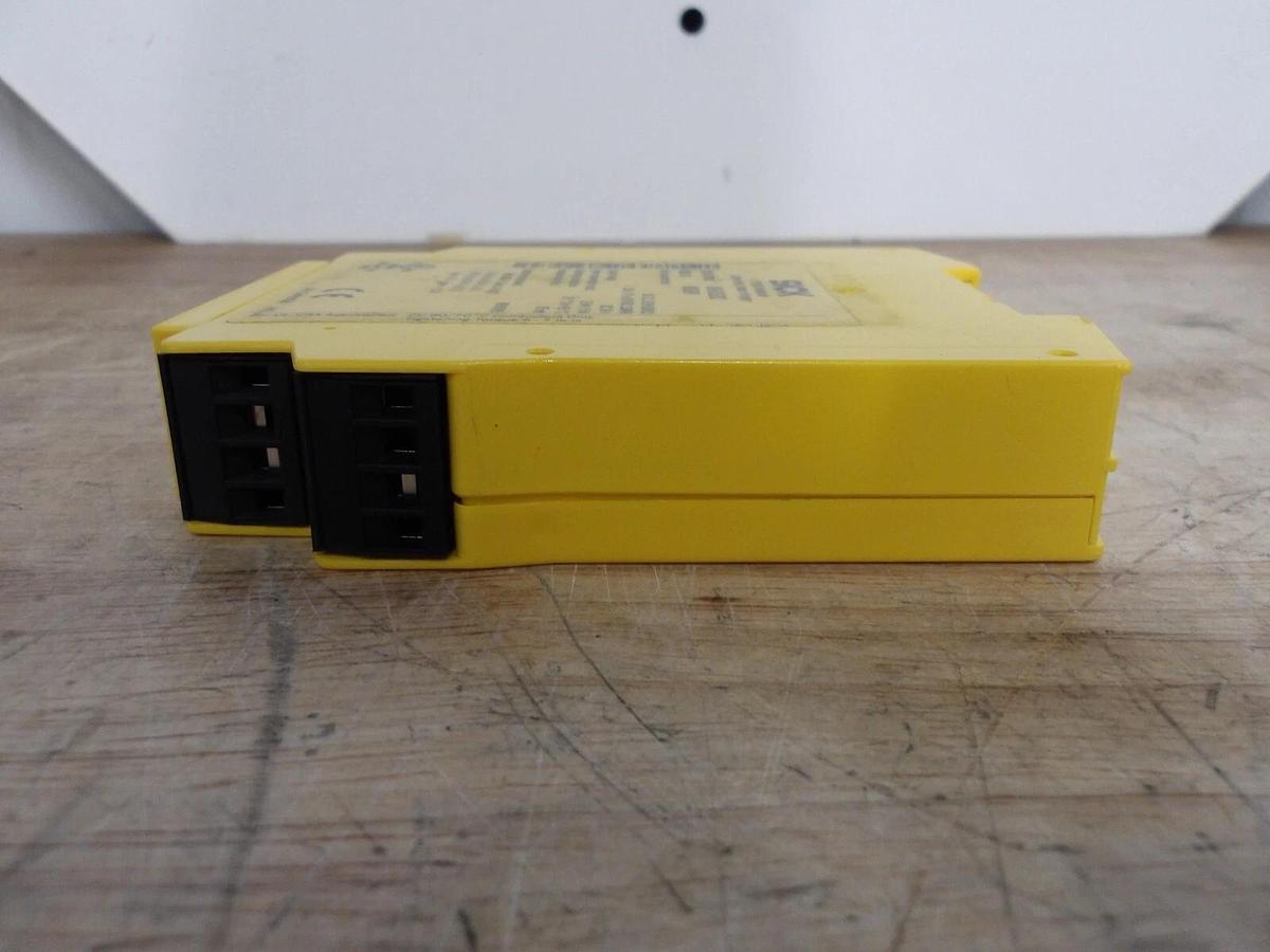 SICK UE48-30S3D2 SAFETY RELAY 24 V, #430136G NIB