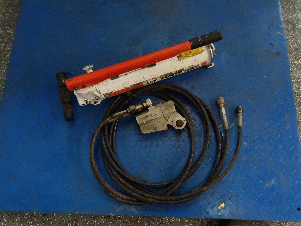Used TORQ/LITE 11S2 HYDRAULIC BOLT BUSTER W/ 1/2" SPX HAND PUMP, #3111100G USED