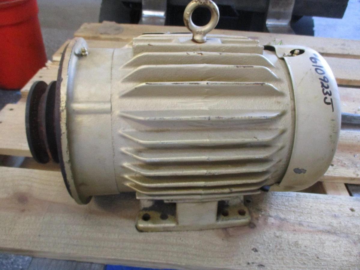 Used BALDOR RELIANCE 5 HP SUPER-E MOTOR, 184TC FR, 230/460 V, 1750 RPM, #610923J USED