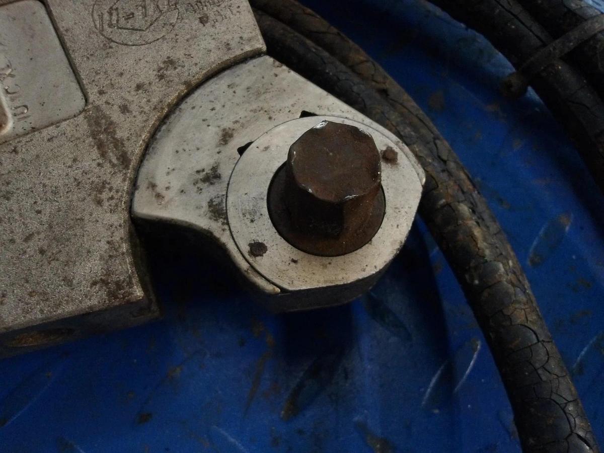 Used TORQ/LITE 11S2 HYDRAULIC BOLT BUSTER W/ 1/2" SPX HAND PUMP, #3111100G USED
